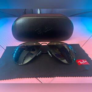 Raybans Aviator Total Black Polarized Sunglasses